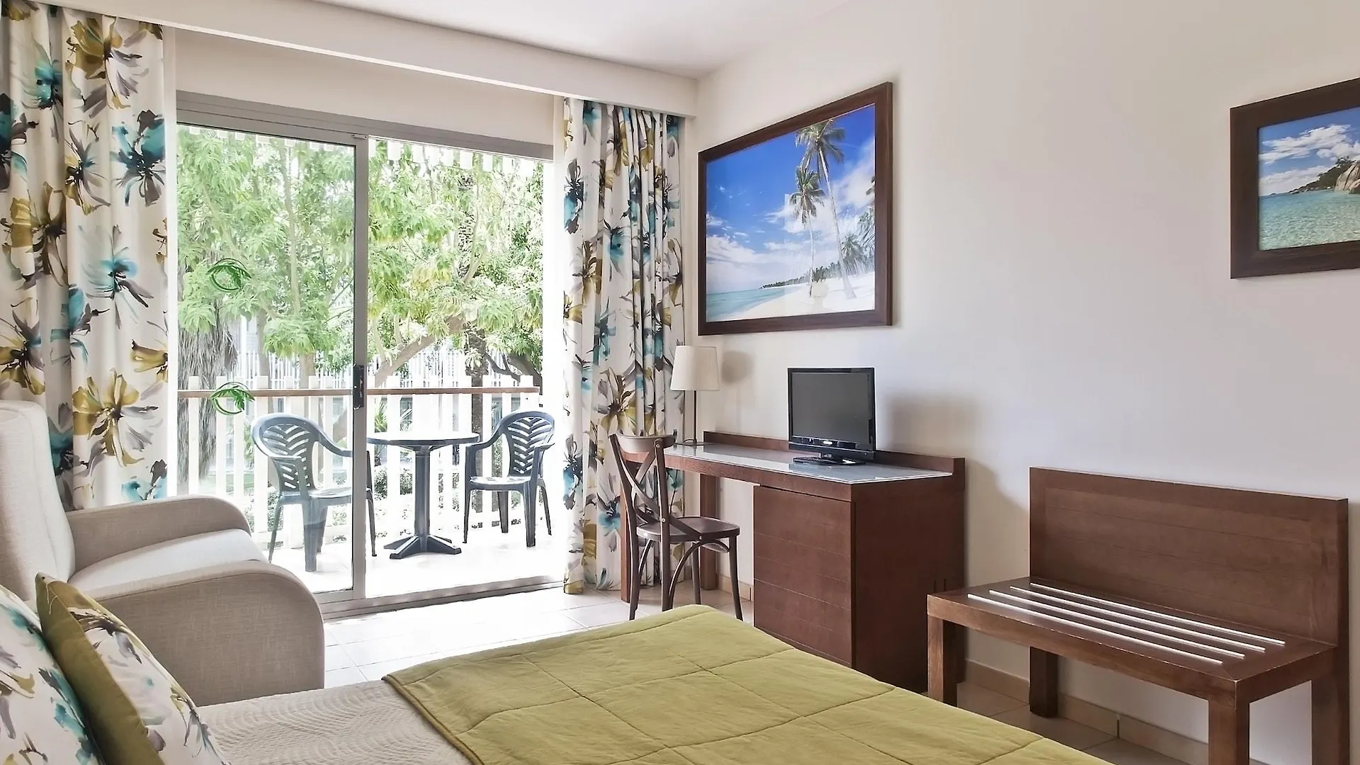 PortAventura Hotel Caribe: Unlimited Park Access & Ferrari Land Entry Salou Spain