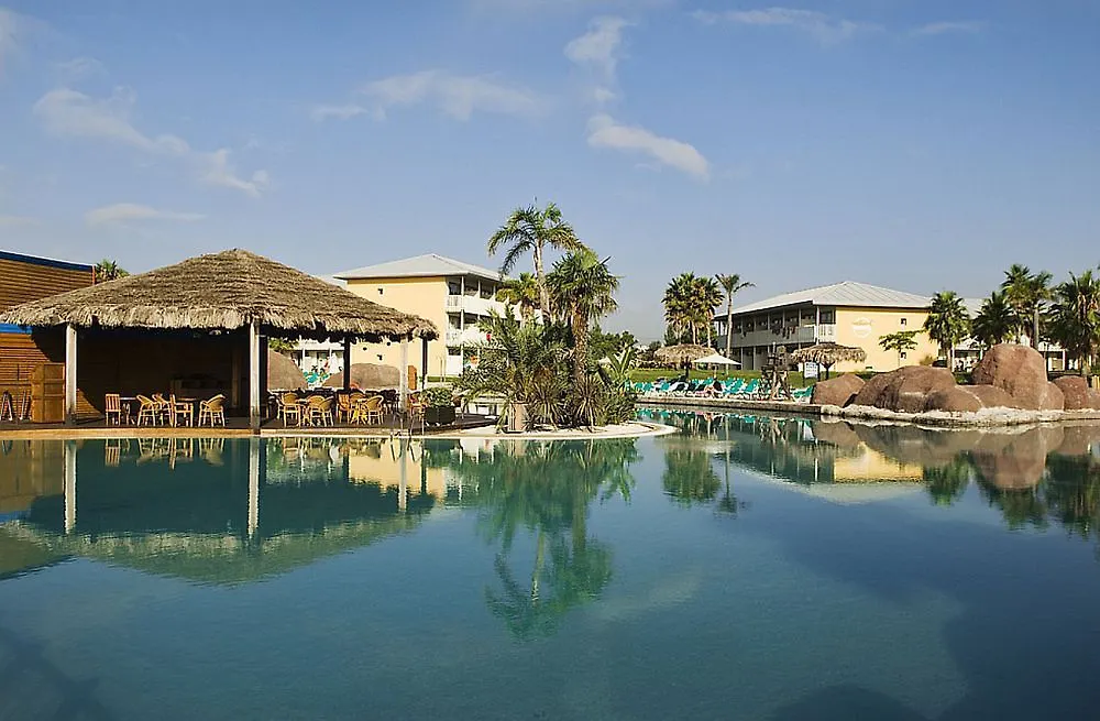 PortAventura Hotel Caribe: Unlimited Park Access & Ferrari Land Entry Salou 4*,