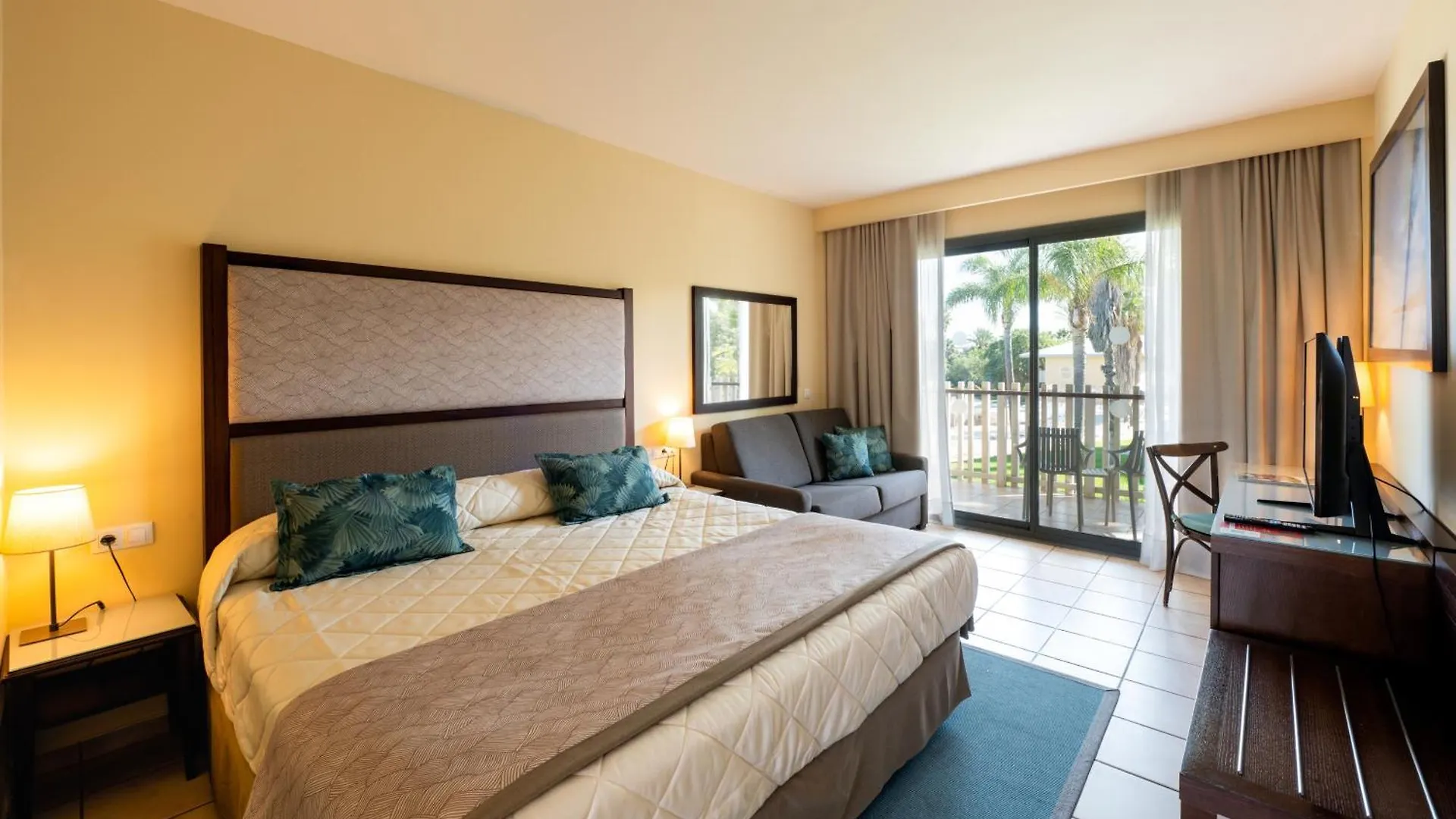 Portaventura Hotel Caribe - Includes Unlimited Access To Portaventura Park & 1 Access To Ferrari Land سالو 4*,